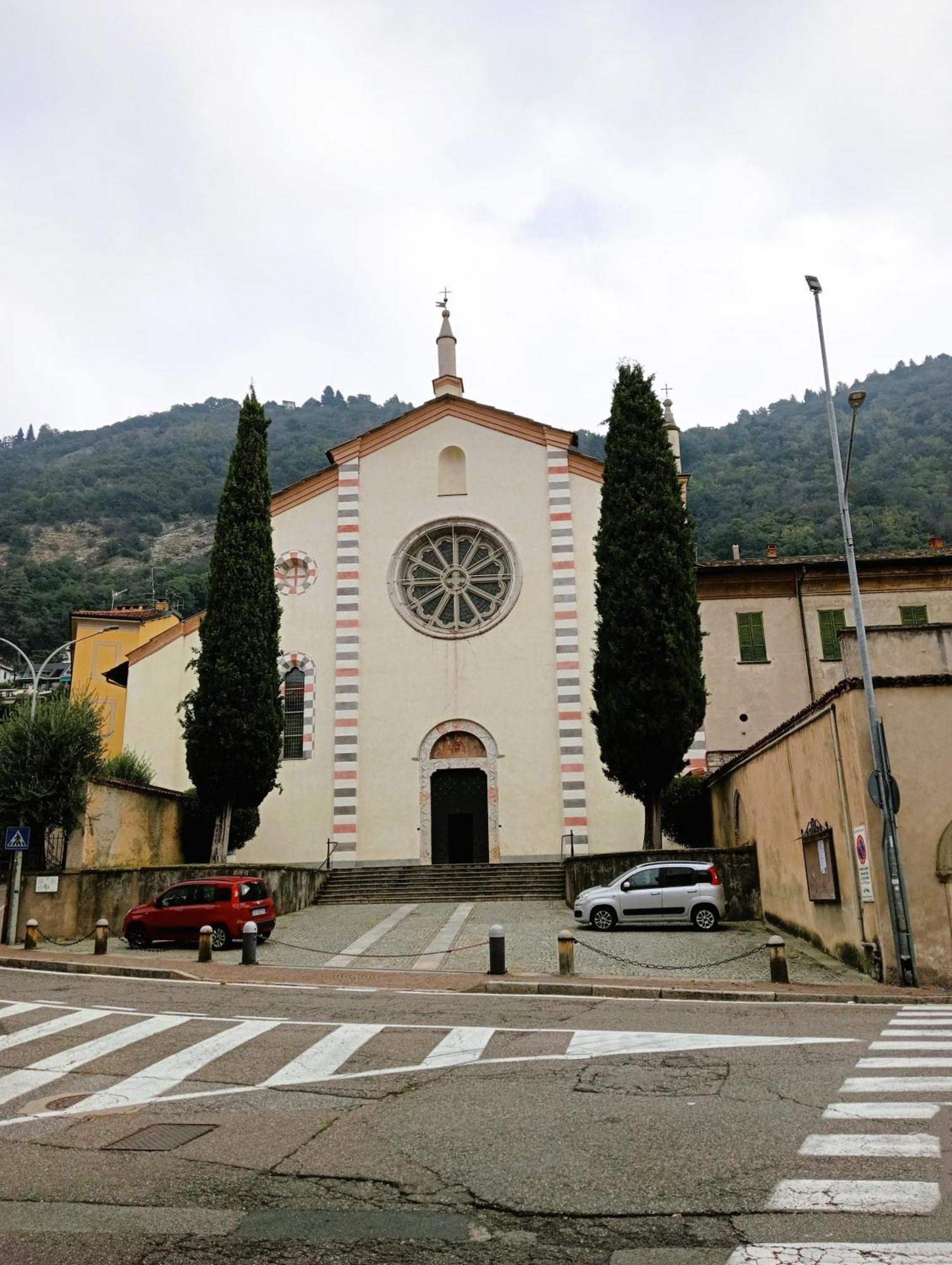 Stylish Grey - 5 Minutes From The Côme